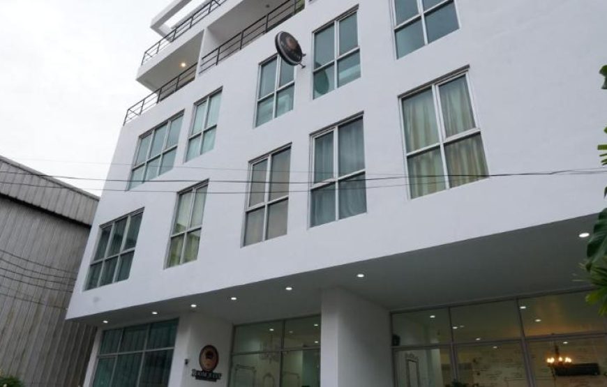 โรงแรม รูมเควสท์ สุขุมวิท 50 กรุงเทพมหานคร