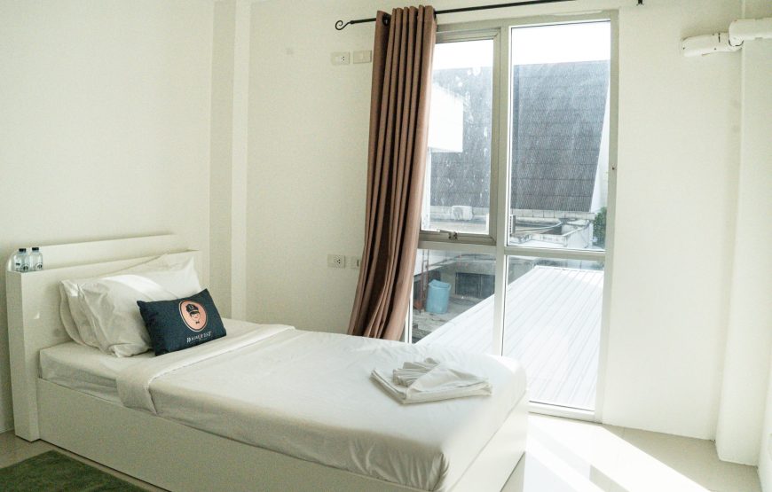 RoomQuest Sukhumvit 50 Double Room with Share Bathroom