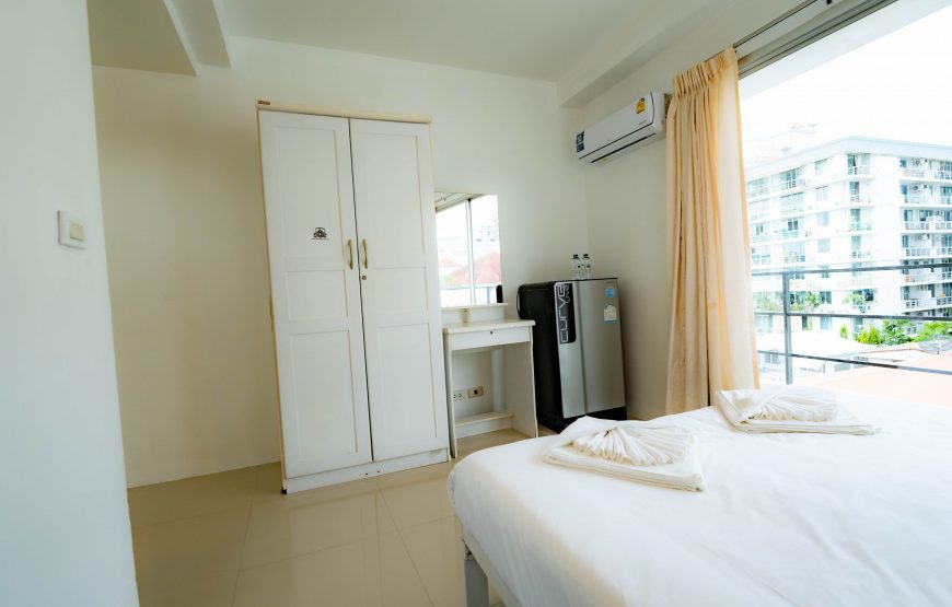 RoomQuest Sukhumvit 50 Double Room with Shower – Non-Smoking