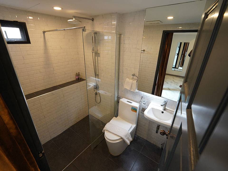 RoomQuest Bangkok Sukhumvit 36 BTS Thonglor-bathroom