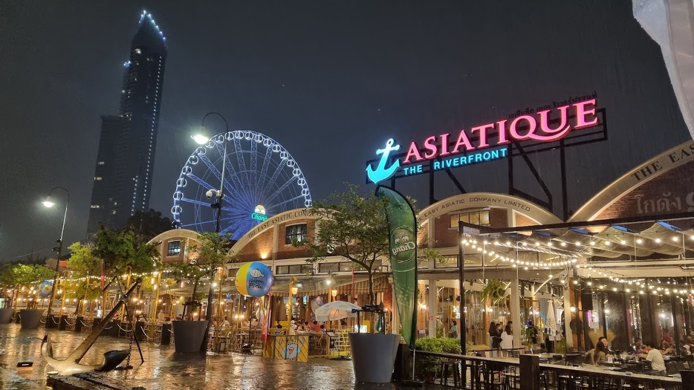 Asiatique The Riverfront